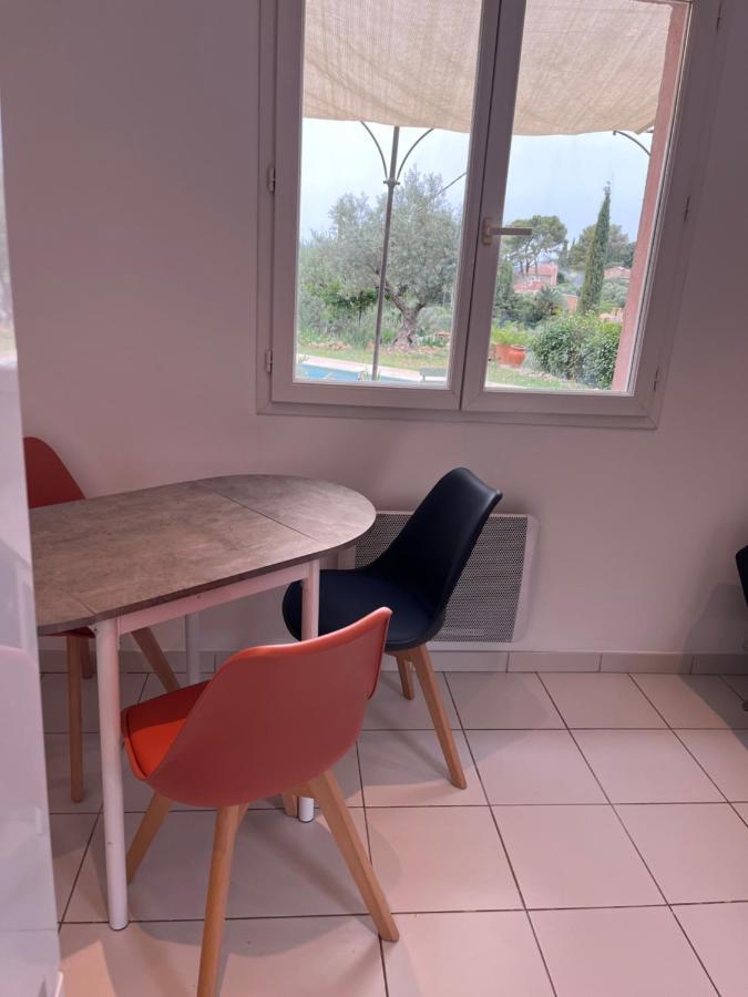 Hauteurs De Toulon : Charmant Studio Piscine エクステリア 写真